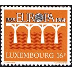 Luxembourg N° 1049 N**